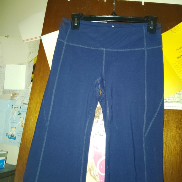 ATHLETA Magnolia Flare Athletic Pants - Size Medium - Picture 6 of 9